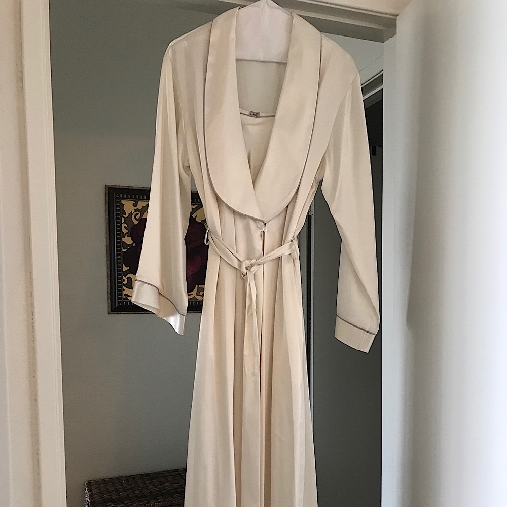 Nightgown with matching robe